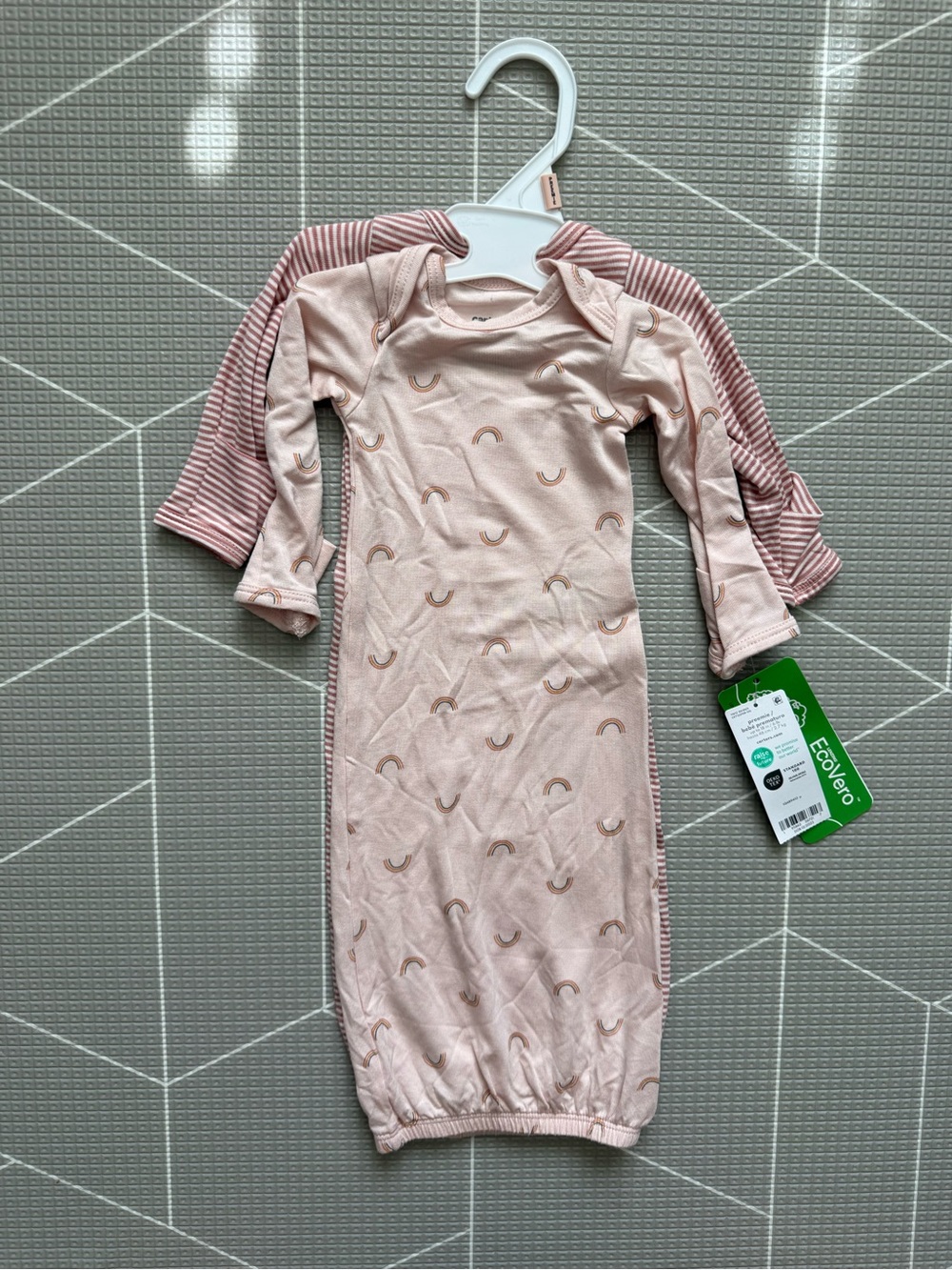 Carters|Baby girl Blush Muted Pink Ditsy Rainbow & striped neural sleep pajamas• - Picture 2 of 11